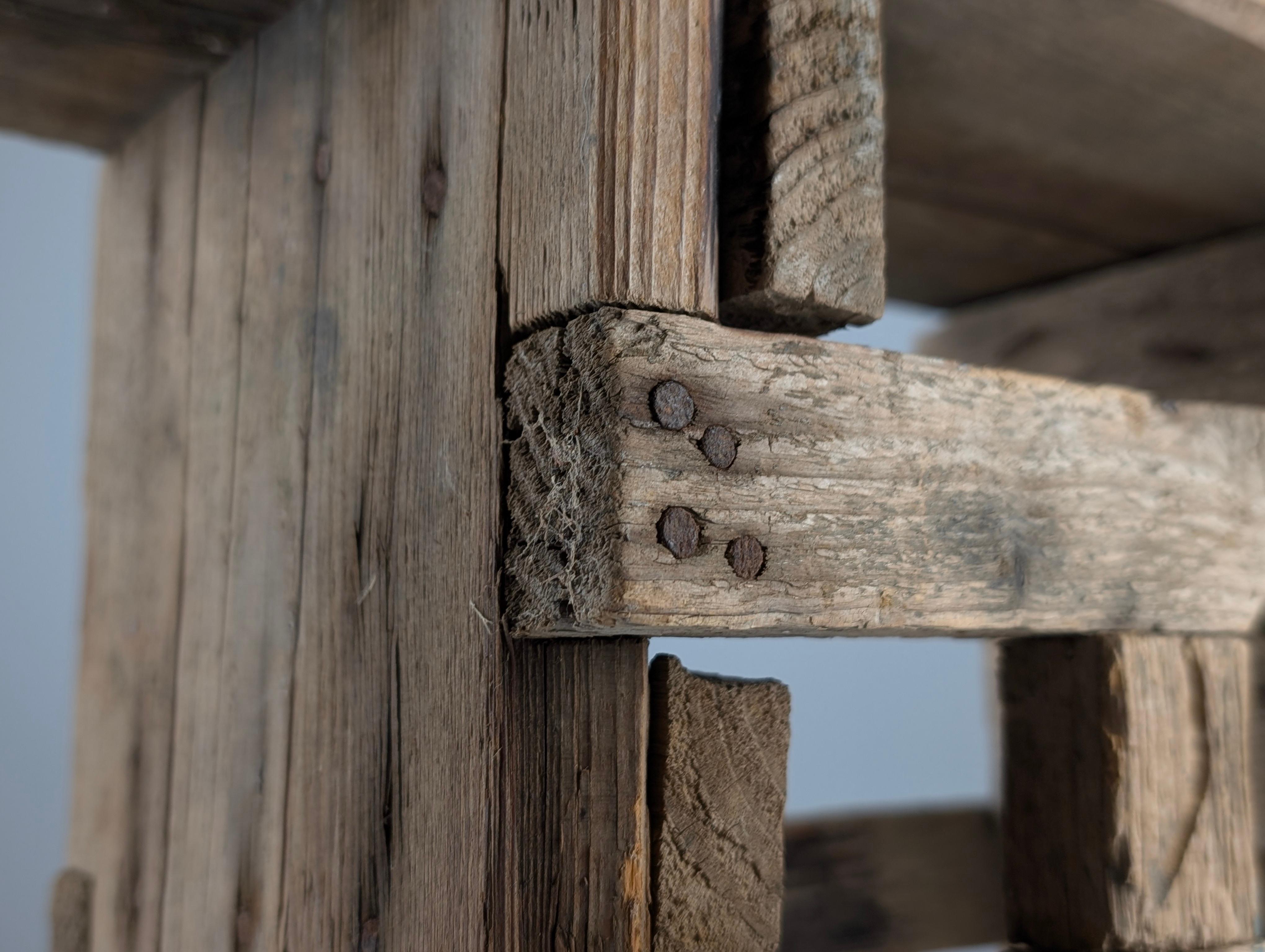 Tabouret en bois ancien, style Wabi Sabi, vieil artisanat en vente 10