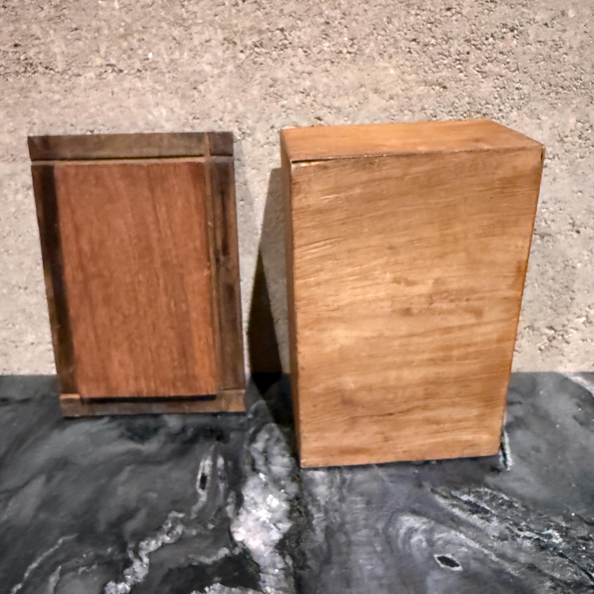 Antique Wood Studio Box Safe Keep Jewelry Handmade (boîte à bijoux ancienne en bois) en vente 3