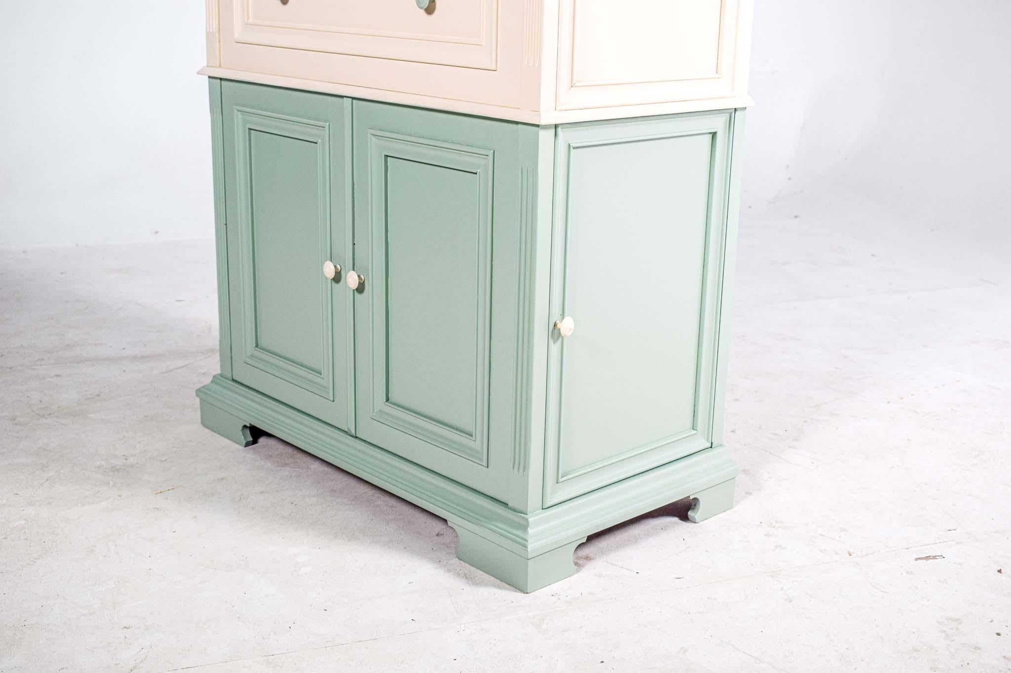 Antiker TV-Schrank aus Holz im Shabby-Chic-Stil (Portugiesisch) im Angebot