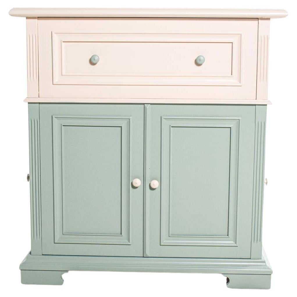Antiker TV-Schrank aus Holz im Shabby-Chic-Stil im Angebot