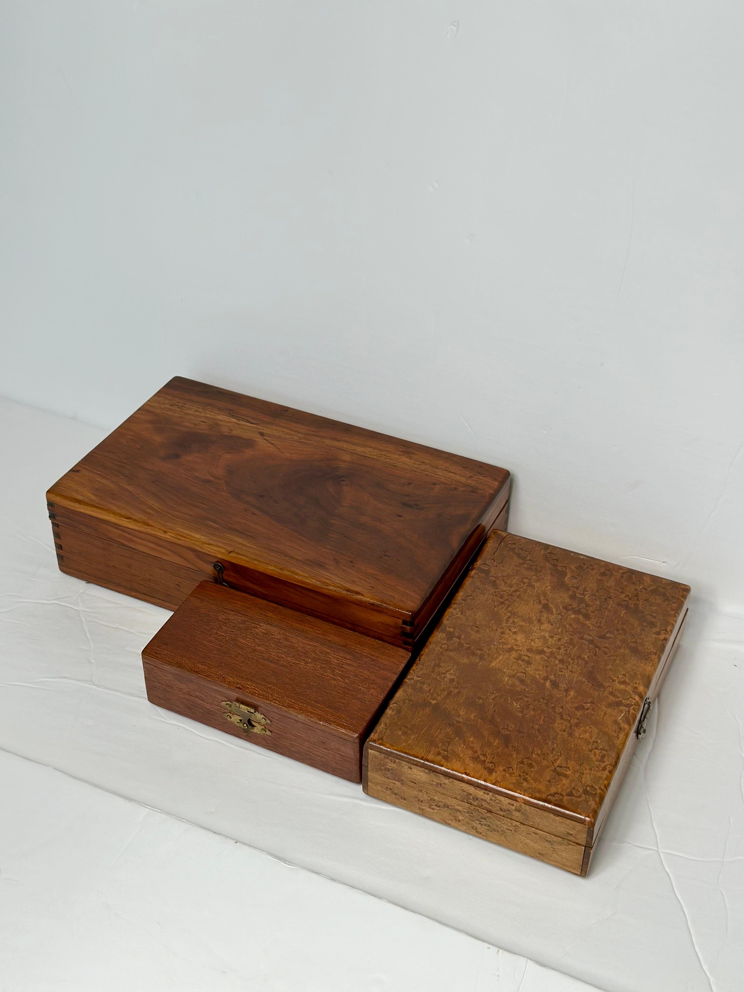 Antique Wood Vanity Jewelry Rectangular Boxes – Set of 3  In Good Condition For Sale In Farmington Hills, MI
