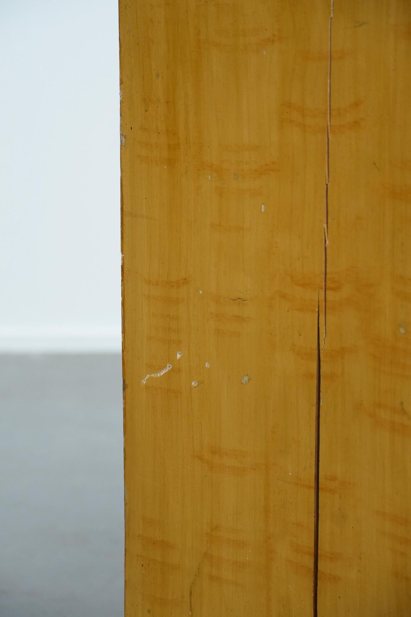 Meuble d'entrée/de nuit ancien en bois à une porte avec un plateau en marbre clair en vente 10