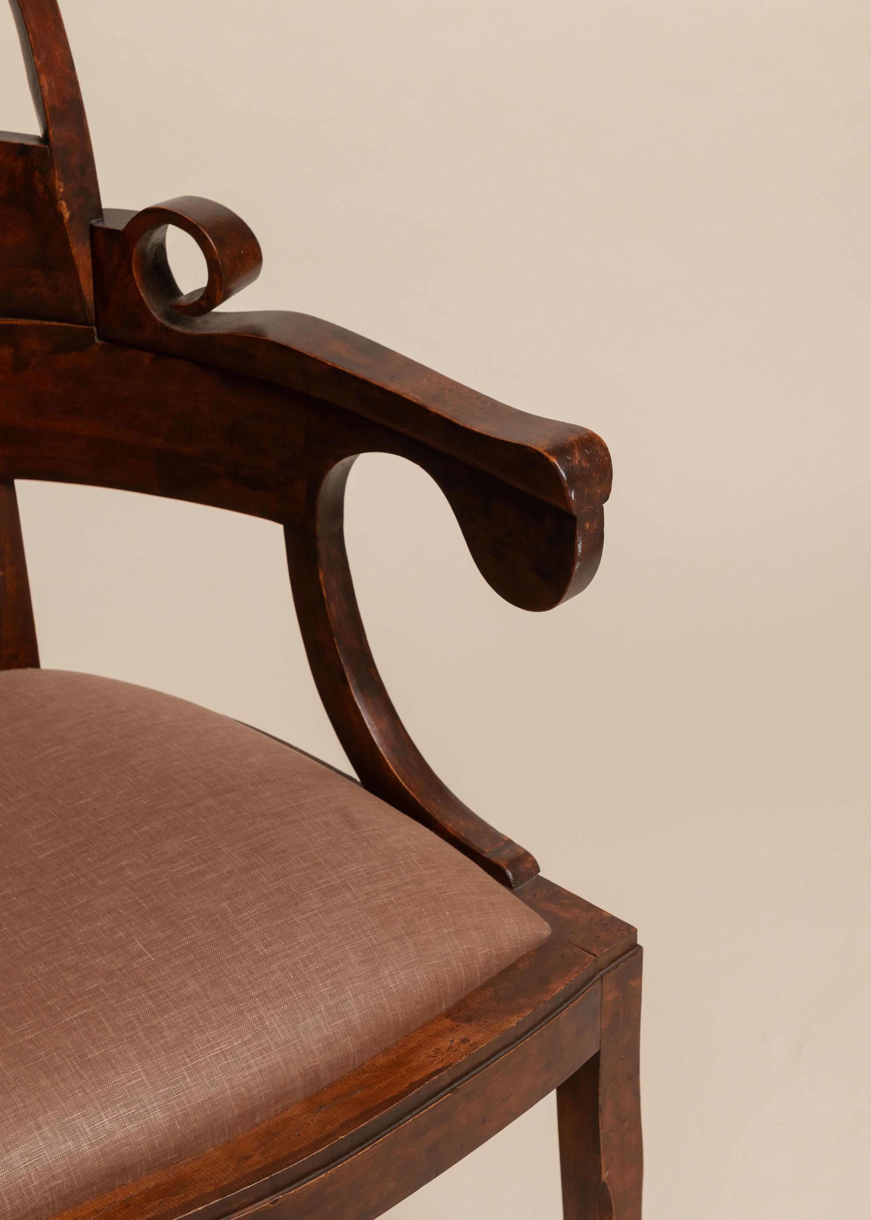 Poltrona antica in legno con seduta imbottita. Francia. Fine del XIX secolo In condizioni buone in vendita a San Francisco, CA