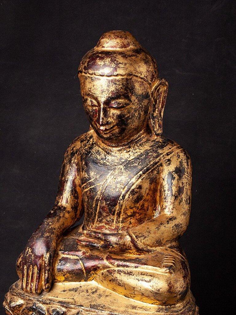Antique Wooden Ava Buddha Statue from Burma For Sale 4