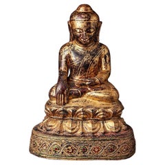 Antike Ava-Buddha-Statue aus Holz aus Birma