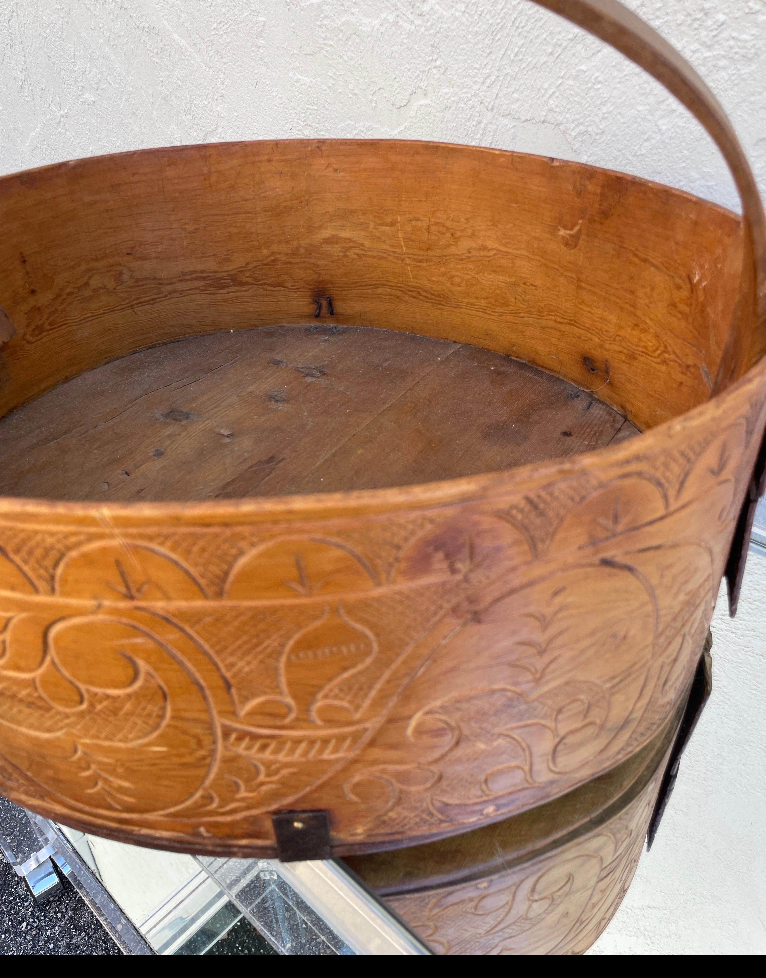 Antique Wooden Basket with Carved Detailing In Good Condition For Sale In West Palm Beach, FL