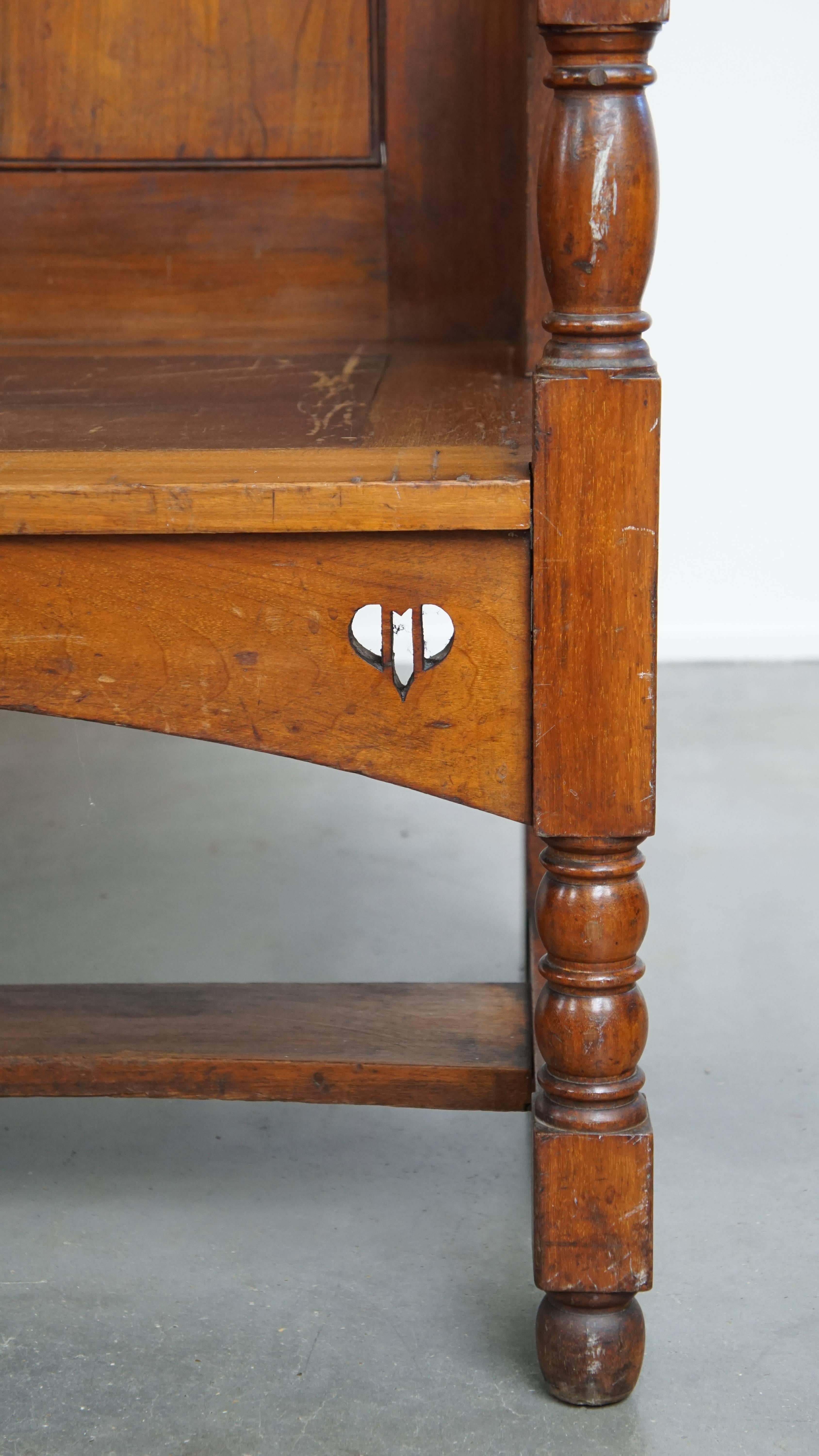 Banc ancien en bois à haut dossier - Fin 19e / début 20e siècle en vente 6
