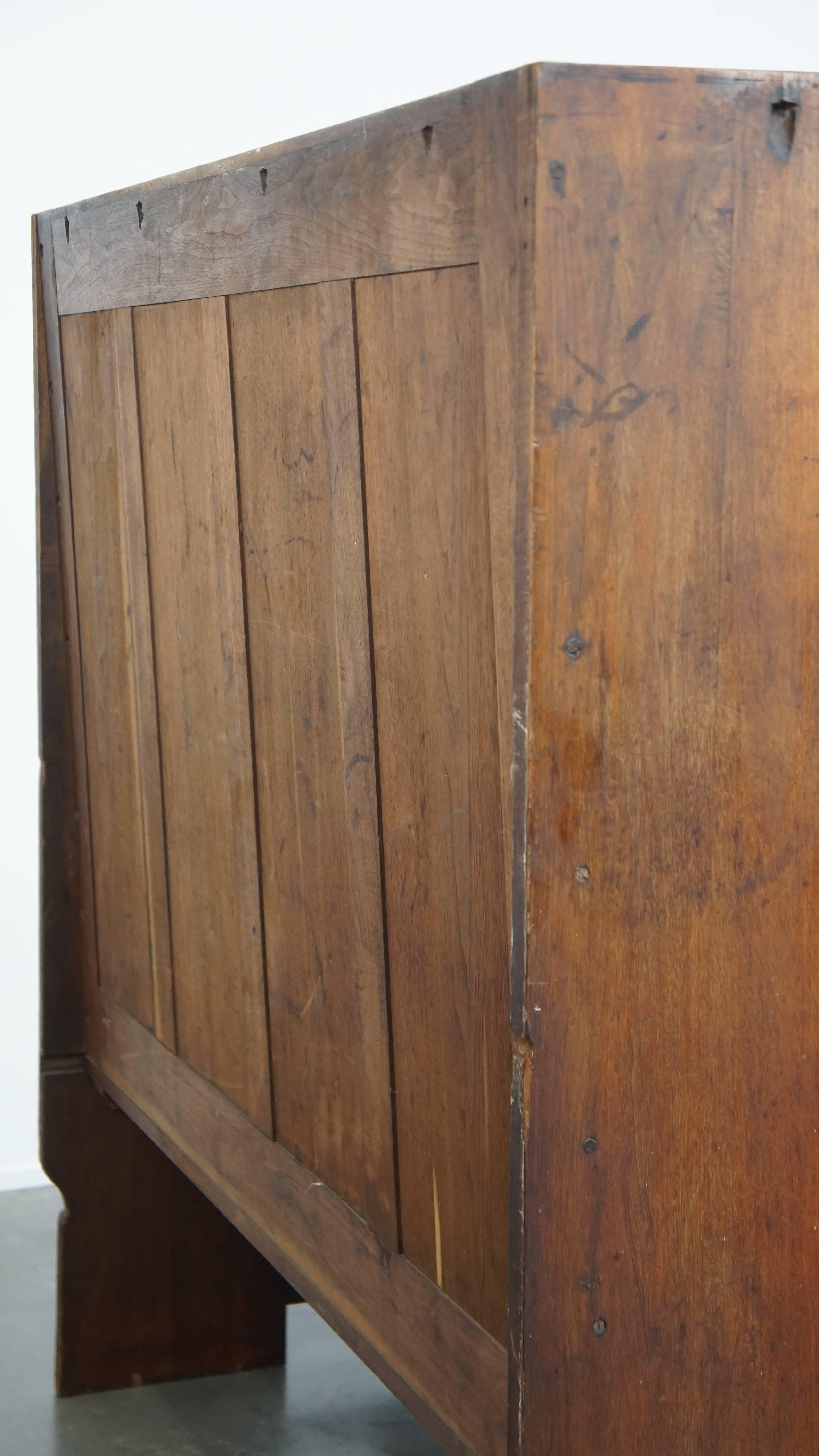 Banc ancien en bois à haut dossier - Fin 19e / début 20e siècle en vente 8