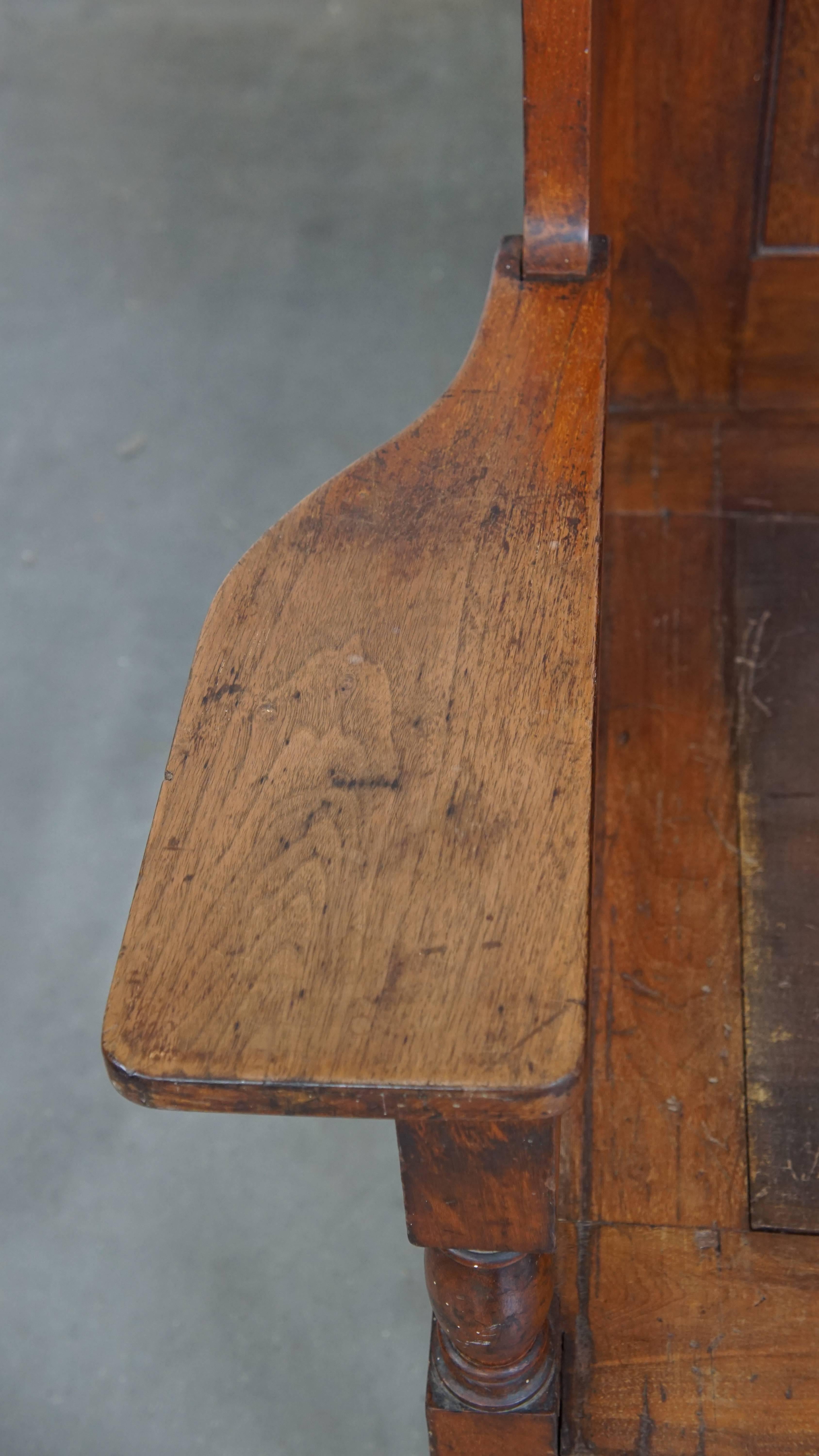 Bois Banc ancien en bois à haut dossier - Fin 19e / début 20e siècle en vente