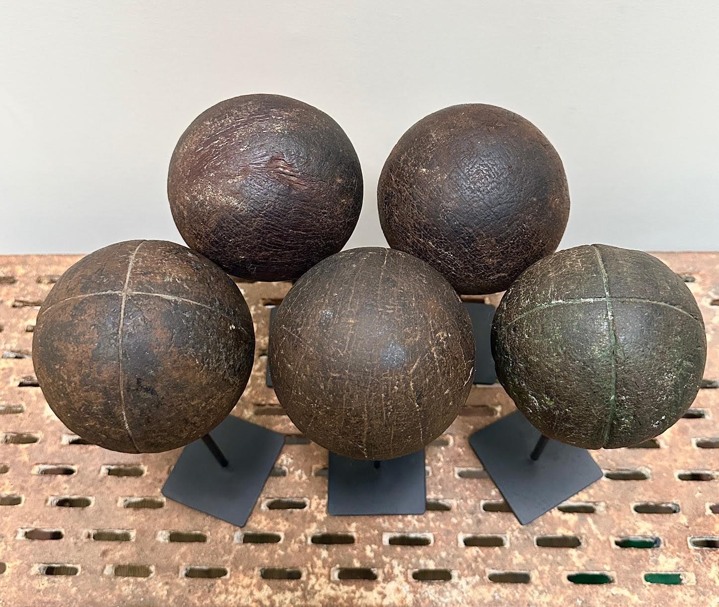 Artisanat Ancienne collection de boules de pétanque en bois Collection S en vente