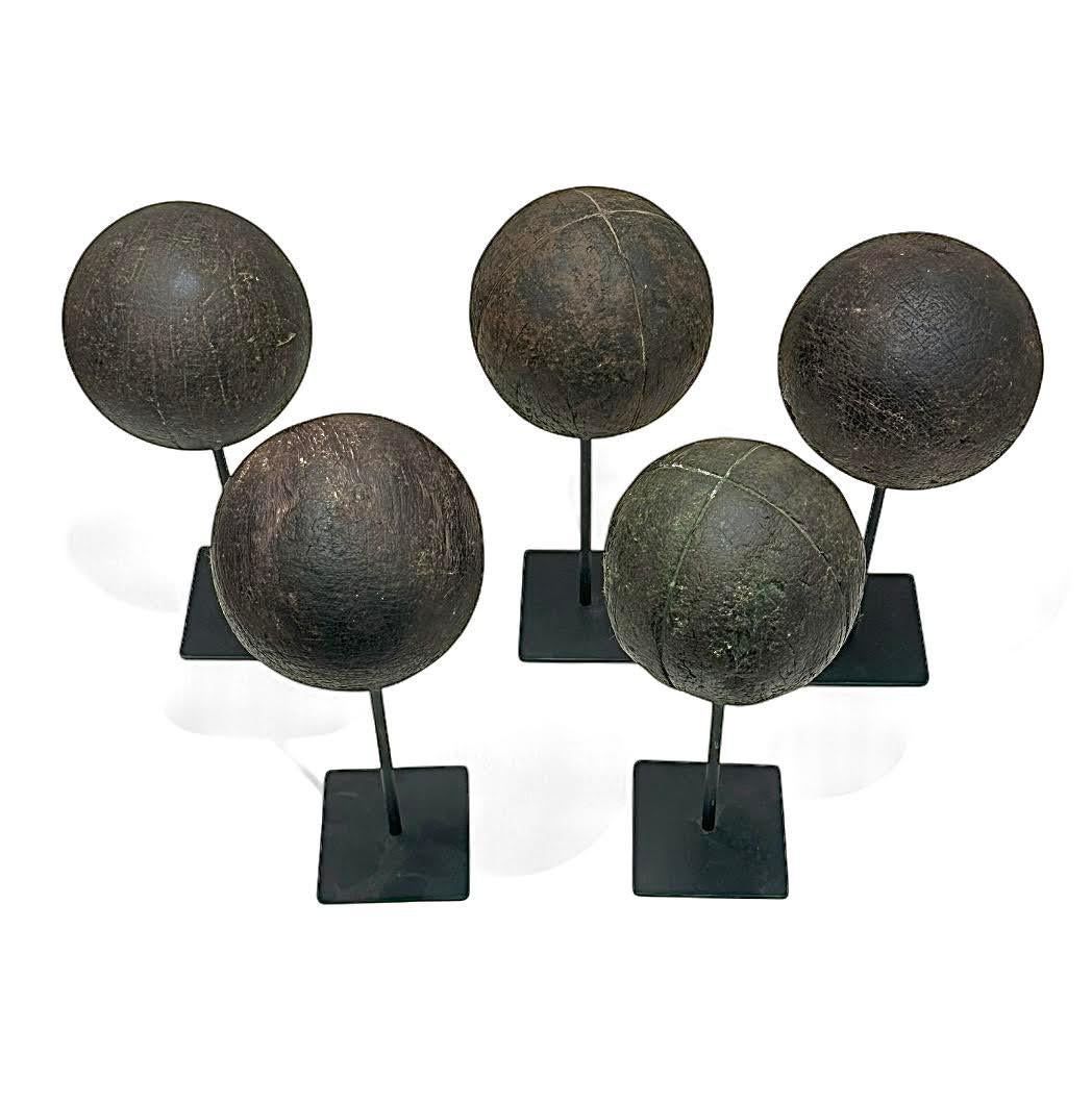 italien Ancienne collection de boules de pétanque en bois Collection S en vente