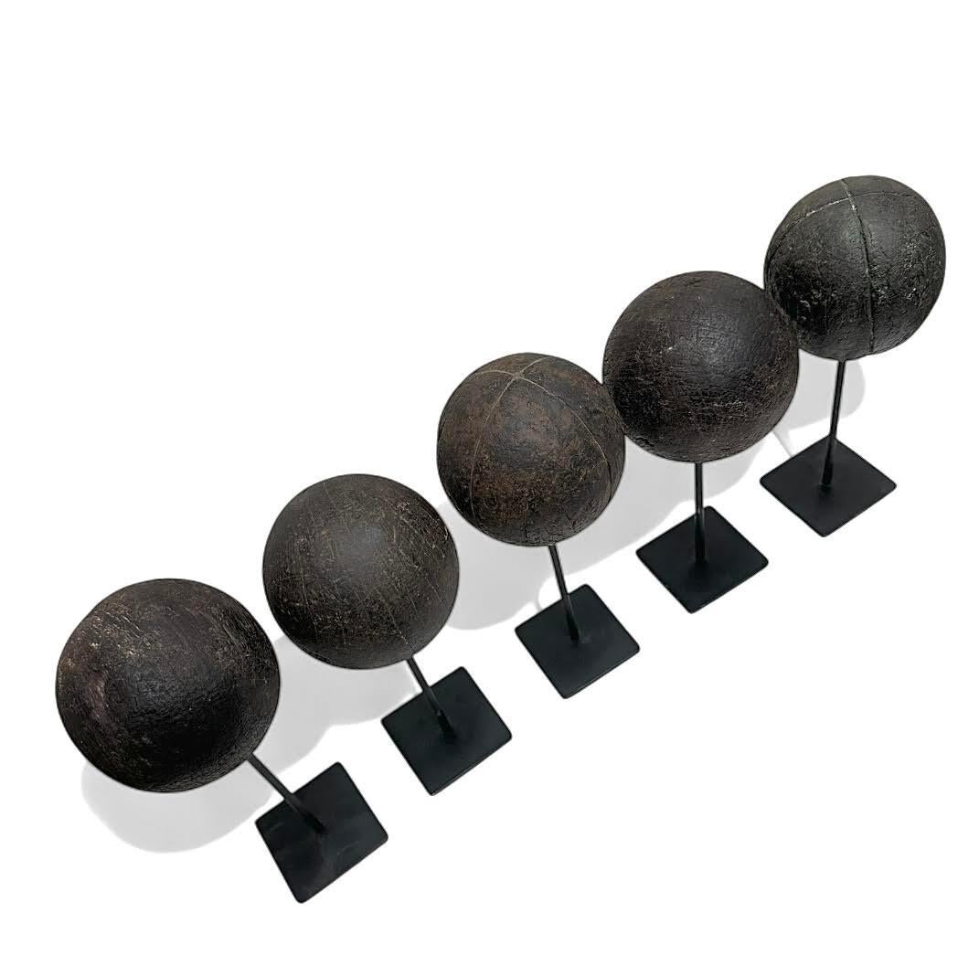 Ancienne collection de boules de pétanque en bois Collection S en vente 1