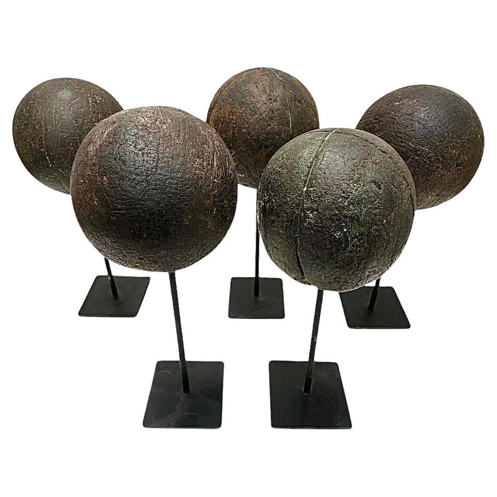Ancienne collection de boules de pétanque en bois Collection S en vente