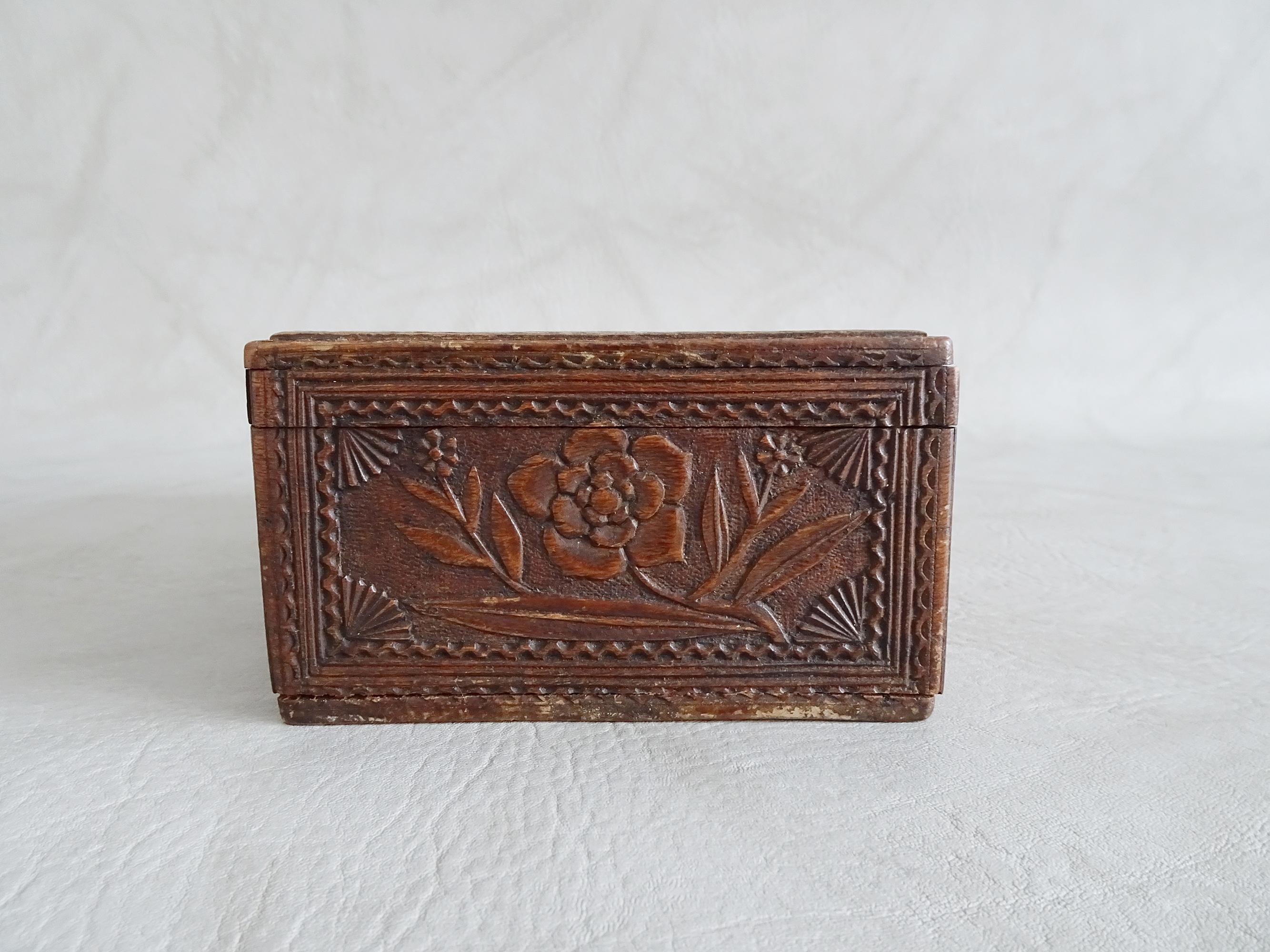 Arts and Crafts Antique Wooden Box Casket with Carved Historical Scenery, 1910