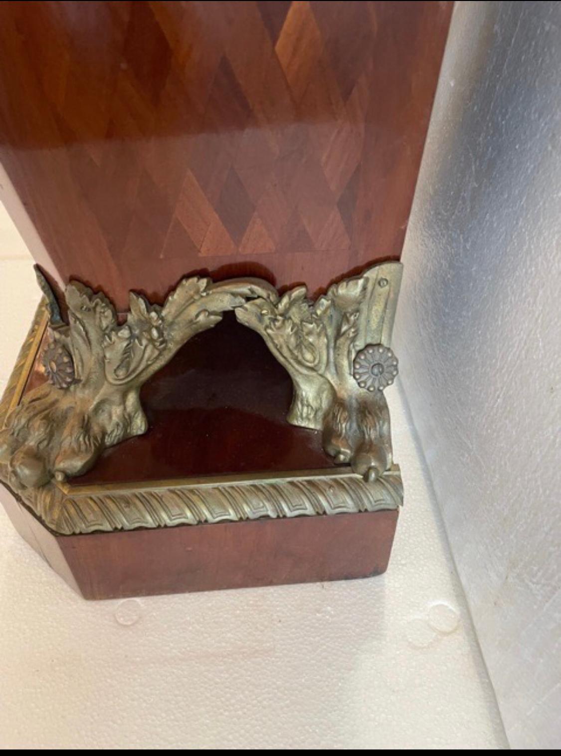 Bois Piédestaux en bois anciens et bronze en vente