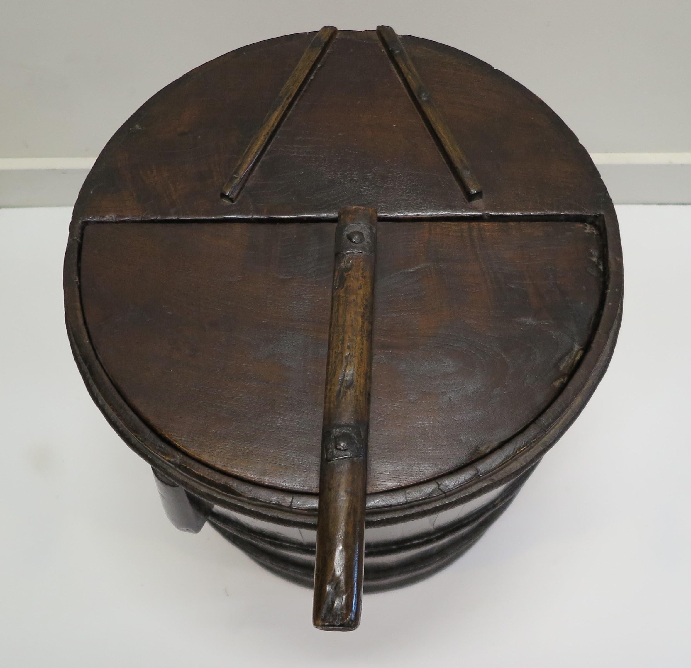 Antique Wooden Bucket In Good Condition For Sale In New York, NY