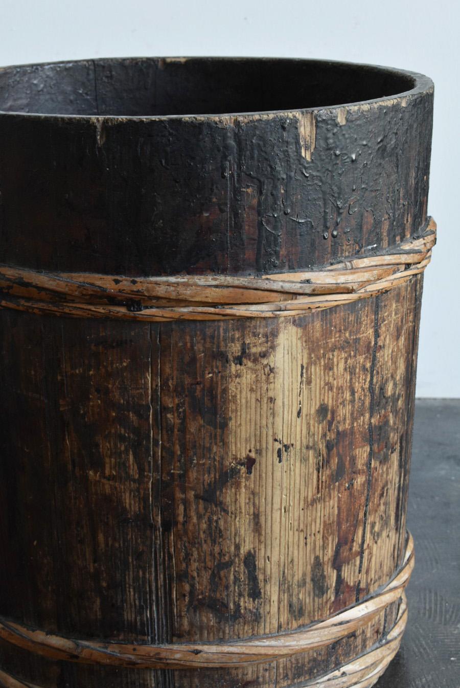 Antiker Holzkübel eines japanischen Lackhandwerkers/20. Jahrhunderts/Pflanzgefäß im Angebot 5