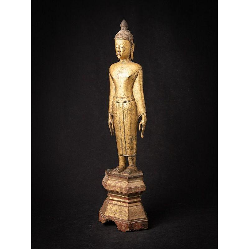 Material: wood
57 cm high 
15,8 cm wide and 12,1 cm deep
Weight: 1.010 kgs
Gilded with 24 krt. gold
Originating from Burma
18th century
Very beautiful piece !

