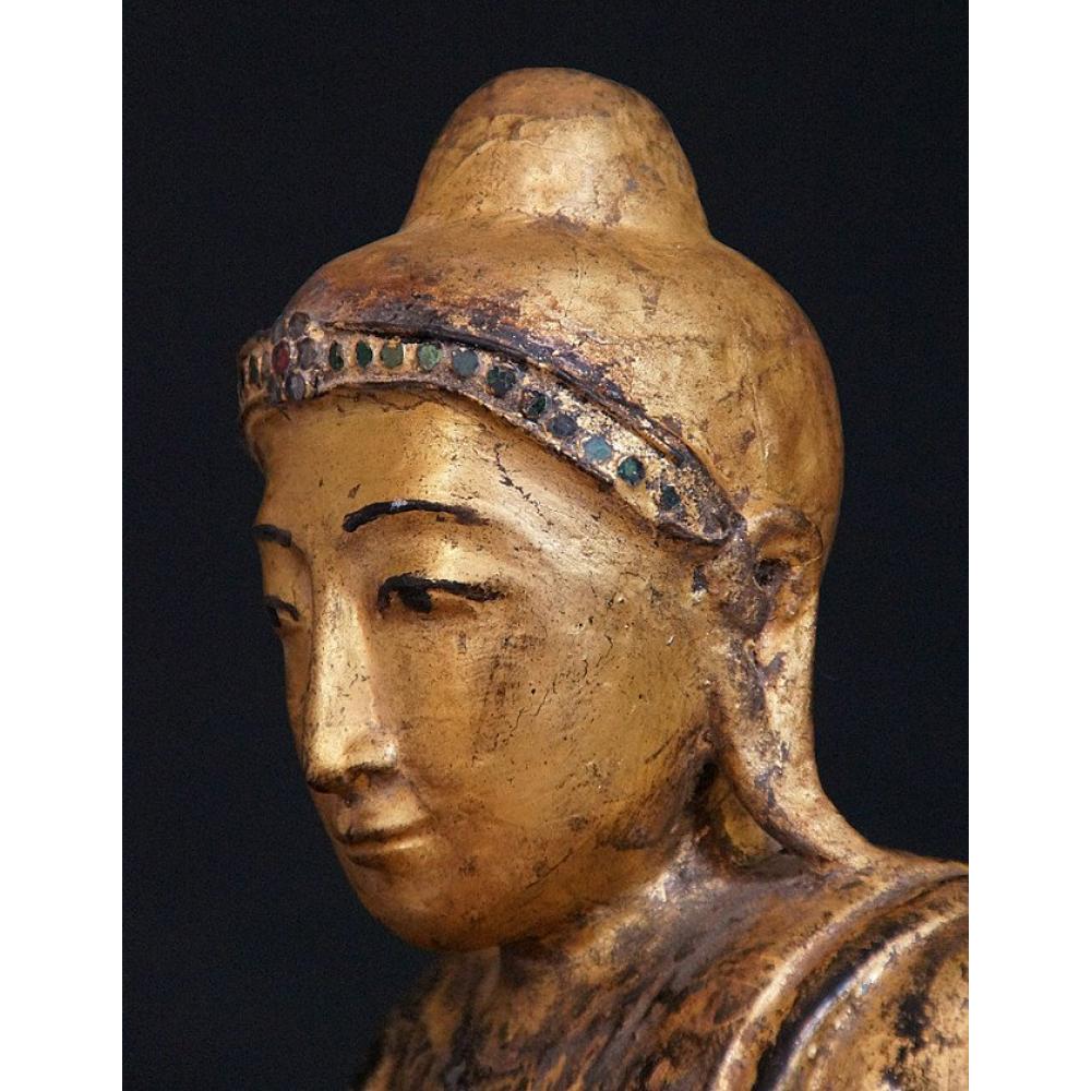 Ancienne statue de Bouddha en bois de Birmanie en vente 5