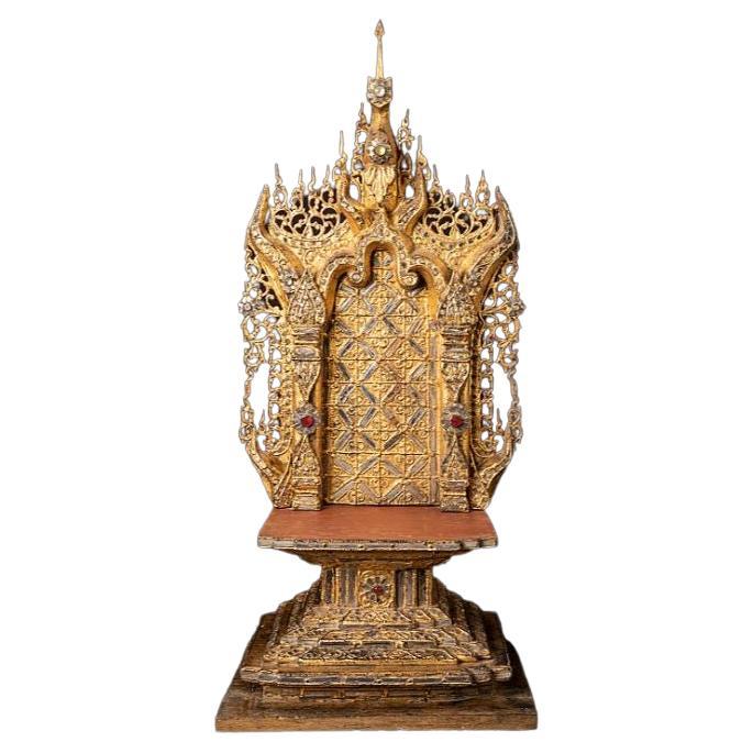 throne de Bouddha en bois ancien de Birmanie