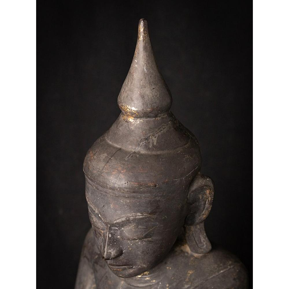 Antiker burmesischer Buddha aus Holz aus Burma im Angebot 9