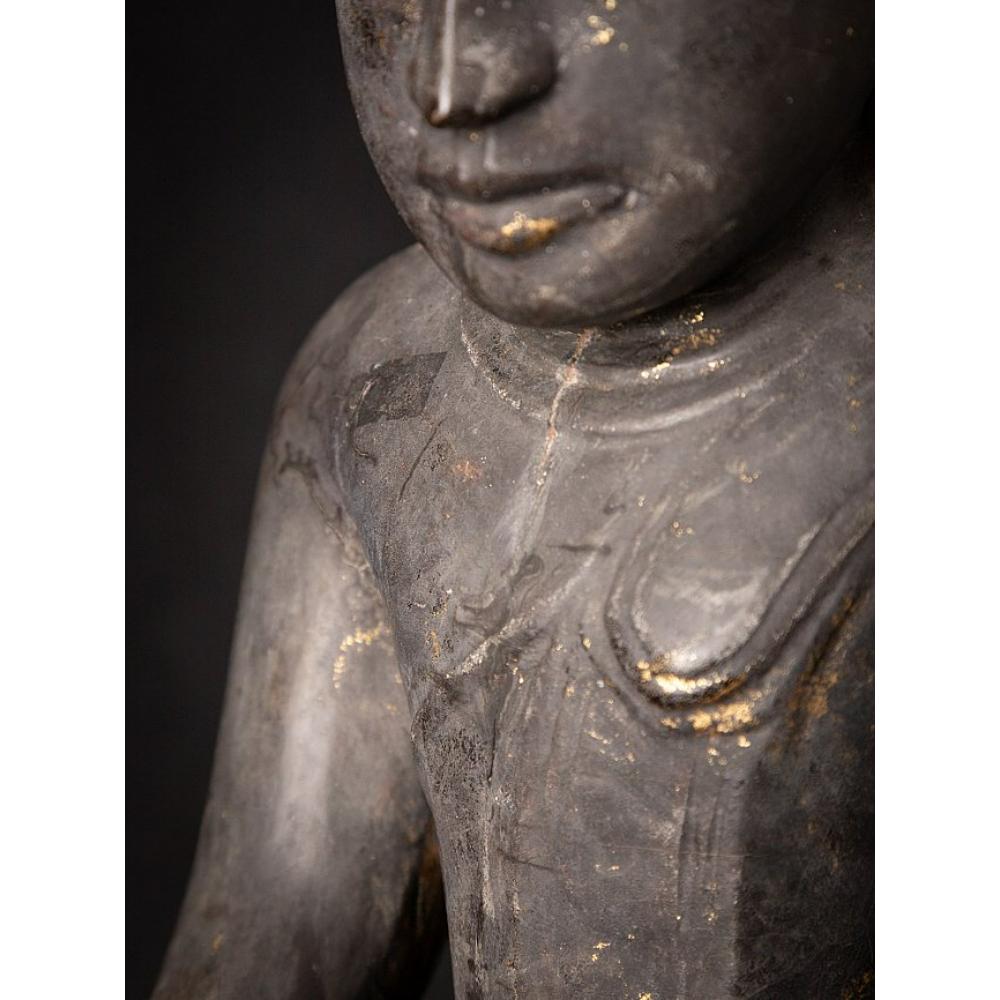Antiker burmesischer Buddha aus Holz aus Burma im Angebot 11