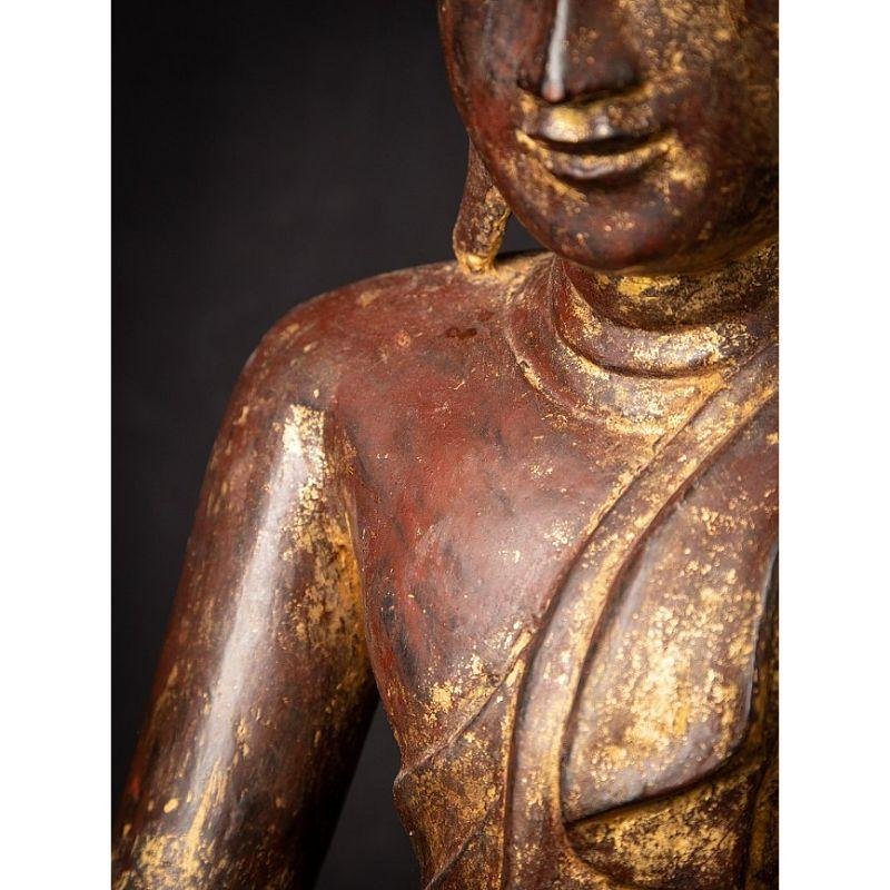 Antiker burmesischer Buddha aus Holz aus Burma im Angebot 11