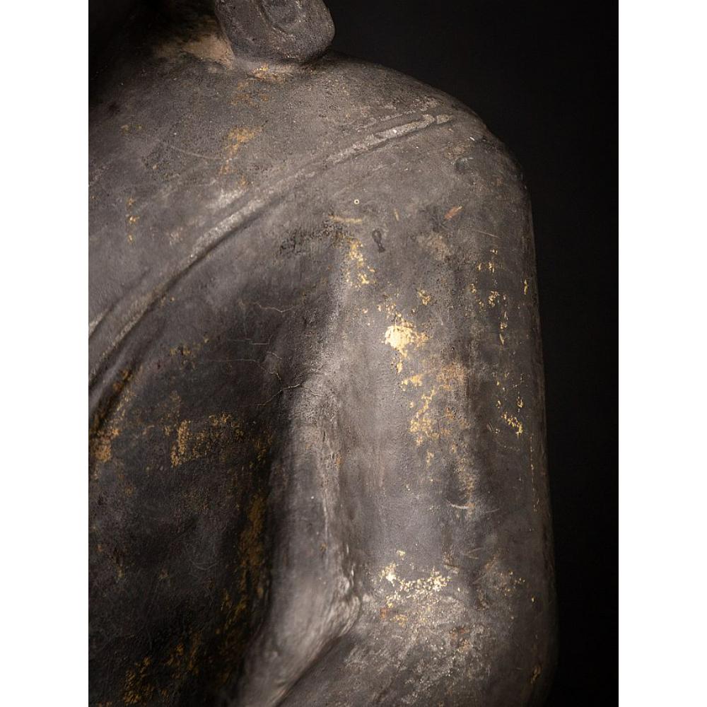 Antiker burmesischer Buddha aus Holz aus Burma im Angebot 12