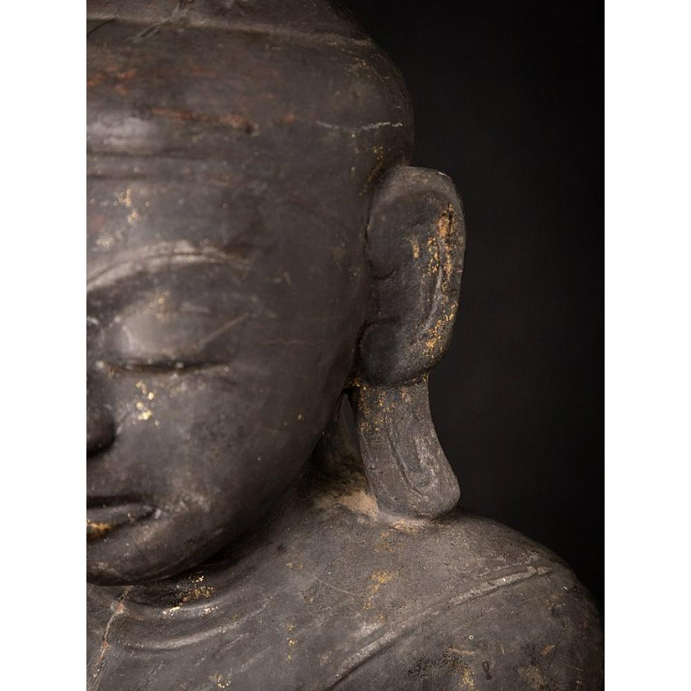 Antiker burmesischer Buddha aus Holz aus Burma im Angebot 13