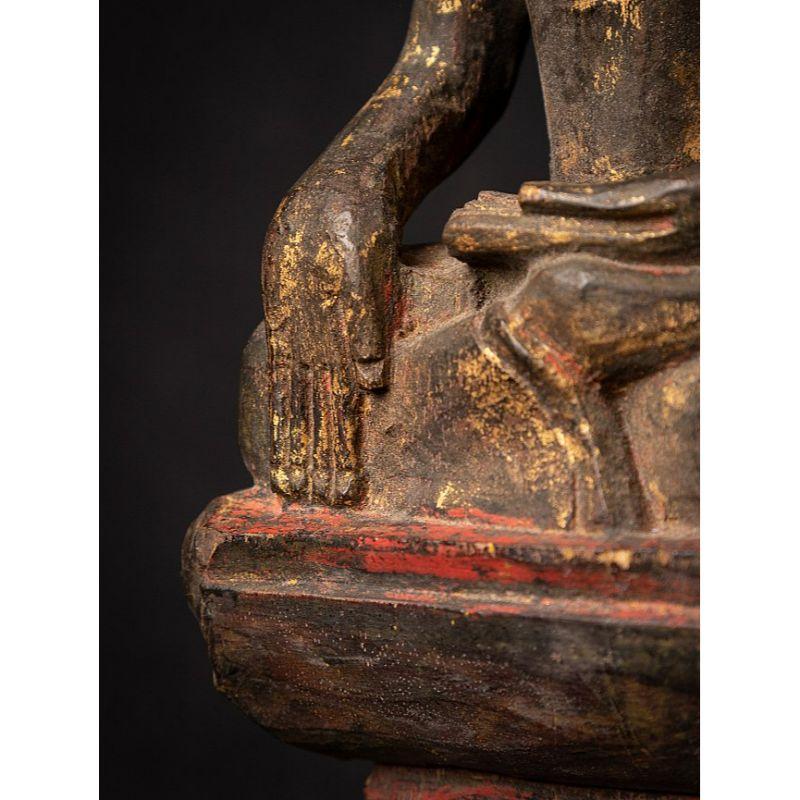 Antiker burmesischer Buddha aus Holz aus Burma im Angebot 14