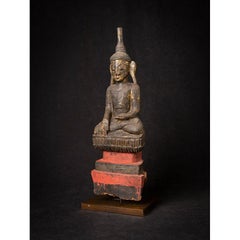 Antiker burmesischer Buddha aus Holz aus Burma