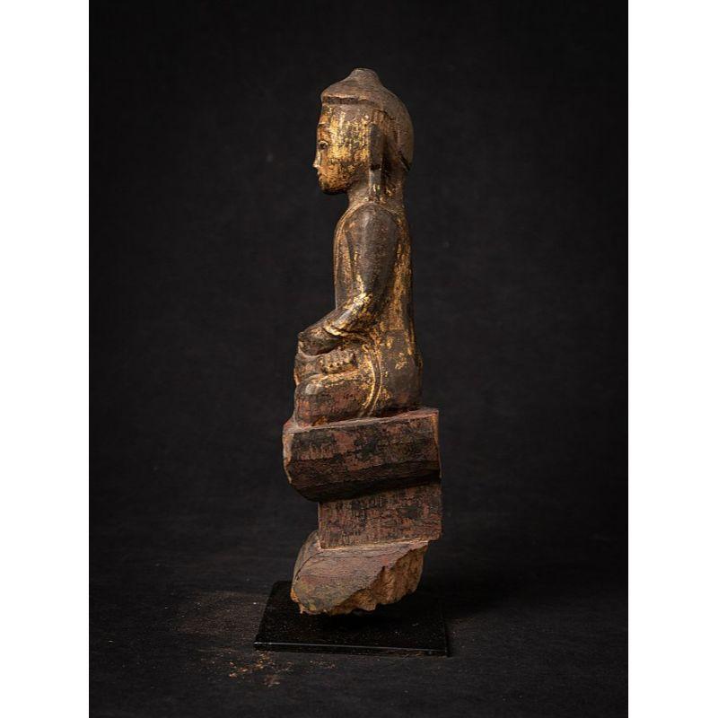 Antique Wooden Burmese Buddha from Burma In Good Condition For Sale In DEVENTER, NL