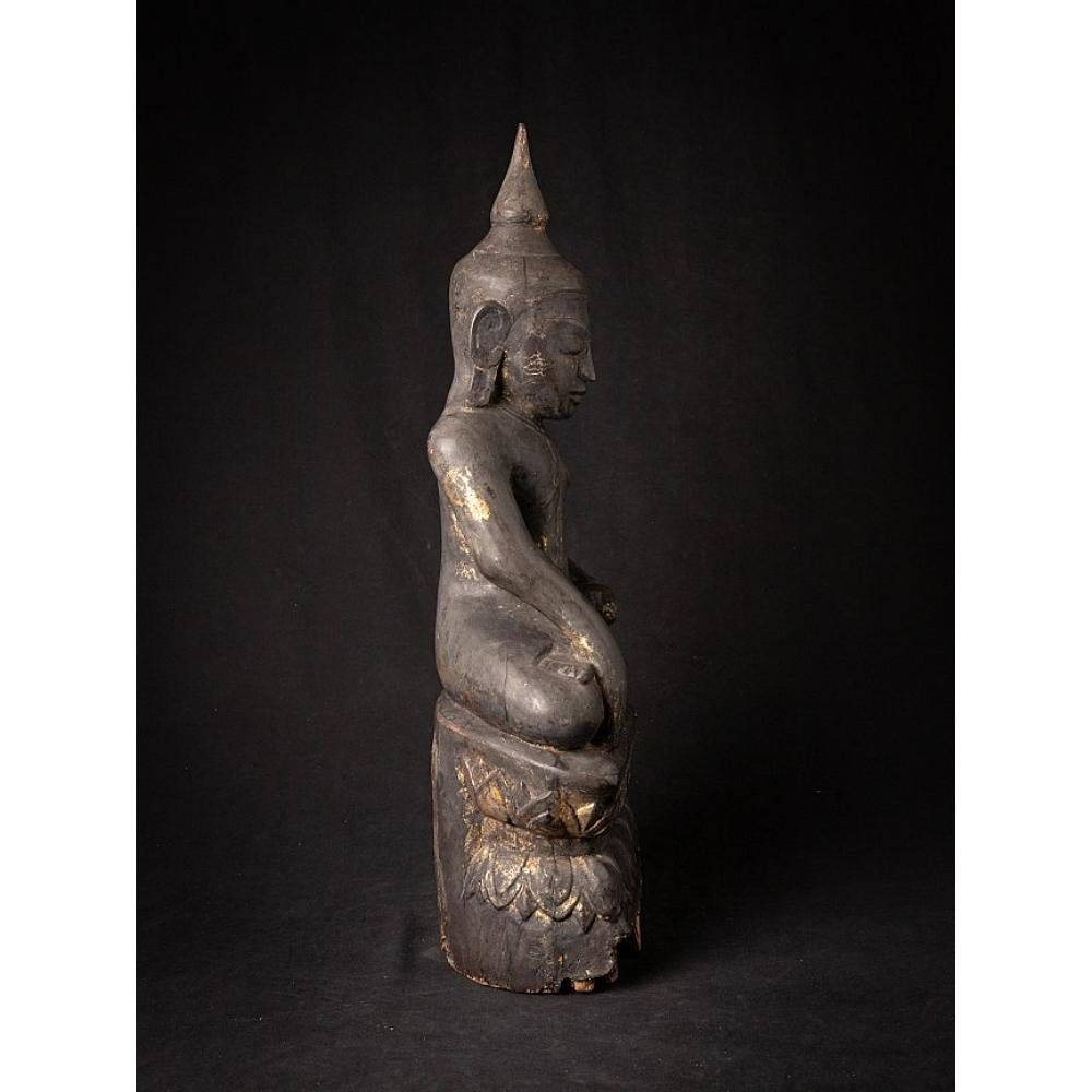 Antiker burmesischer Buddha aus Holz aus Burma im Angebot 4
