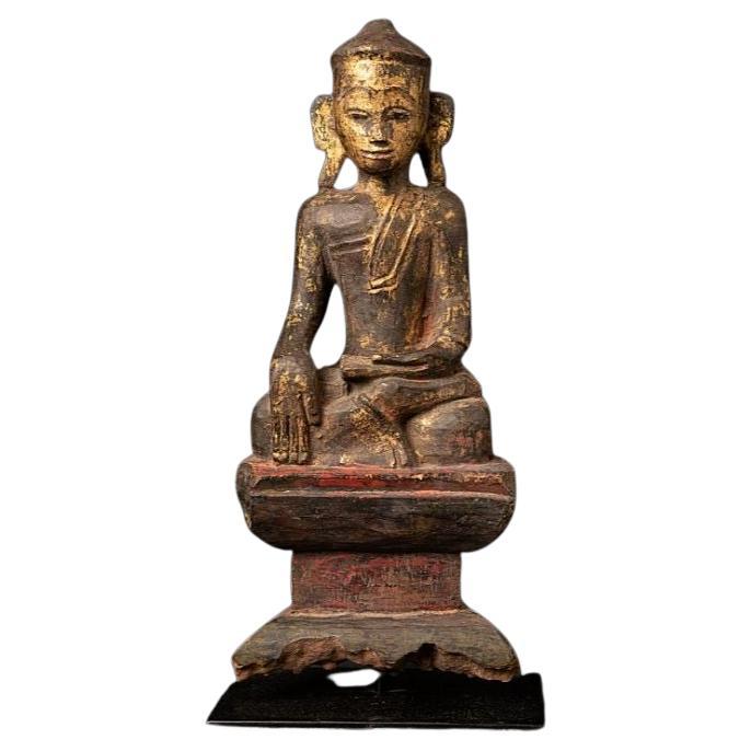 Antiker burmesischer Buddha aus Holz aus Burma im Angebot