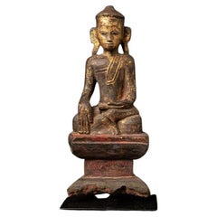 Antiker burmesischer Buddha aus Holz aus Burma