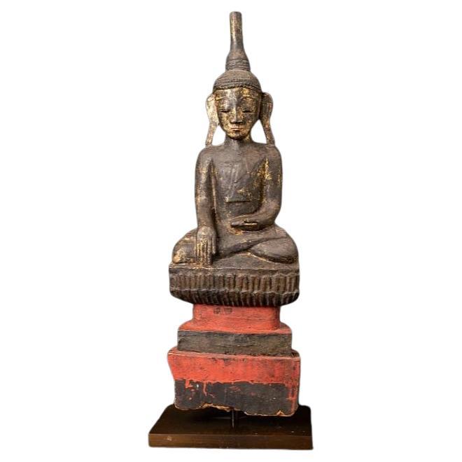 Antiker burmesischer Buddha aus Holz aus Burma