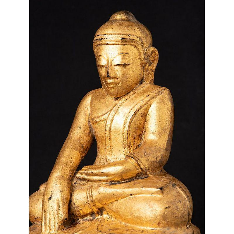 Antike burmesische Buddha-Statue aus Holz aus Burma im Angebot 6