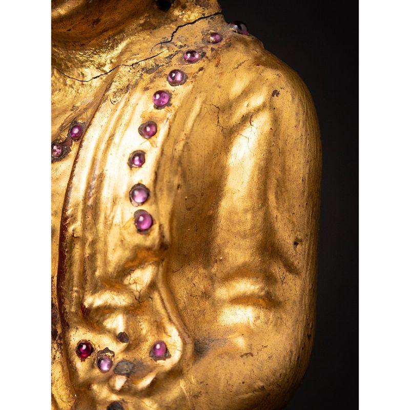 Antike burmesische Buddha-Statue aus Holz aus Burma im Angebot 12