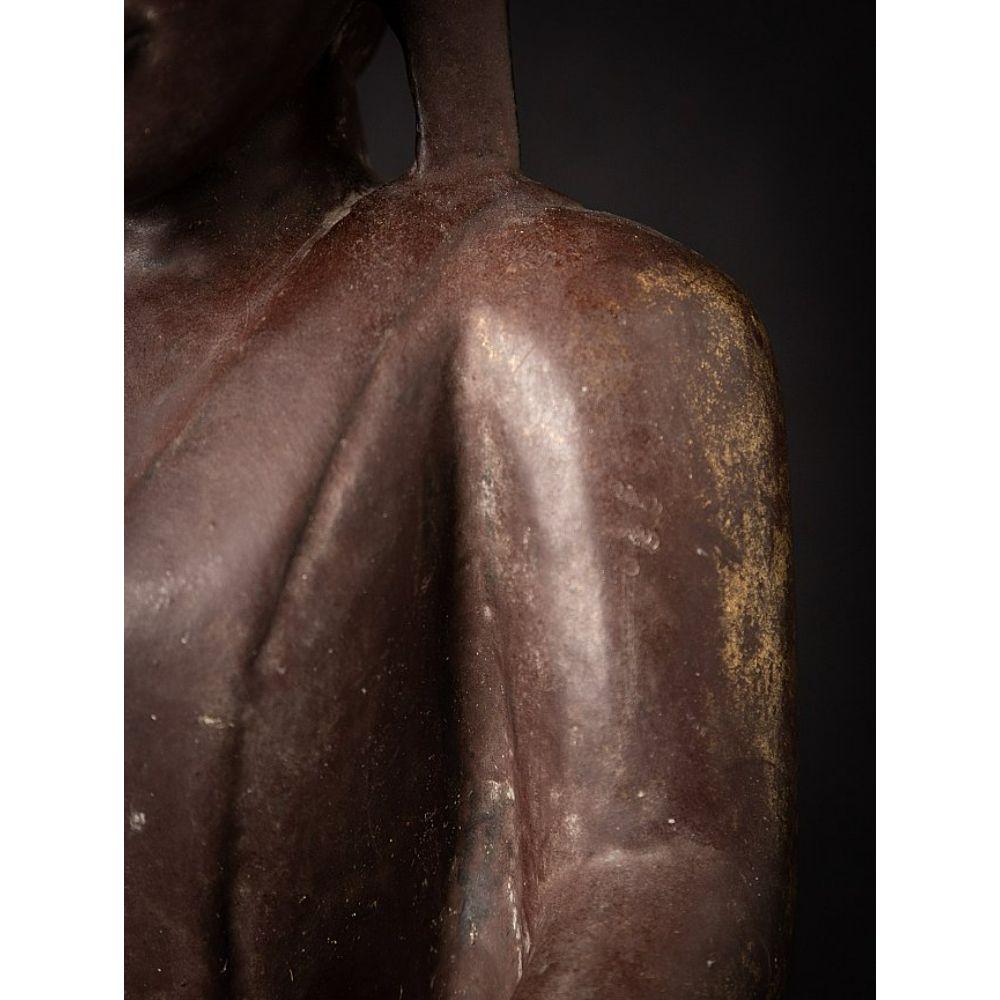 Antica statua di Buddha birmano in legno proveniente dalla Birmania in vendita 11