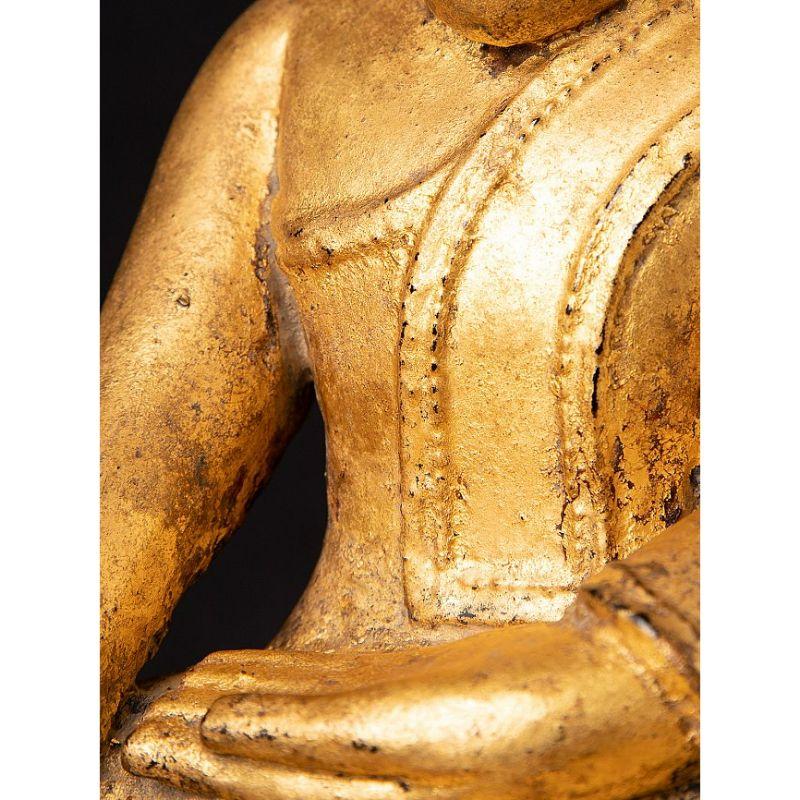 Antike burmesische Buddha-Statue aus Holz aus Burma im Angebot 12