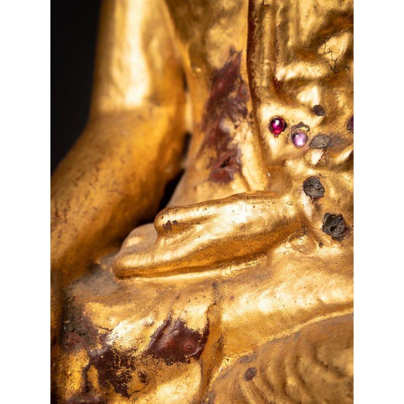 Antike burmesische Buddha-Statue aus Holz aus Burma im Angebot 13