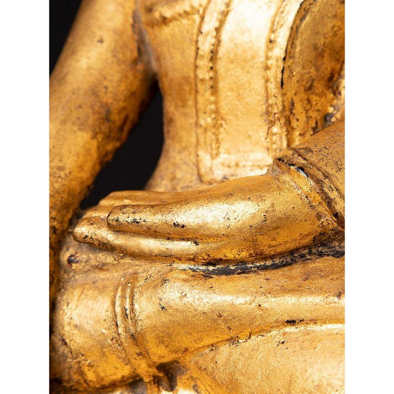 Antike burmesische Buddha-Statue aus Holz aus Burma im Angebot 13