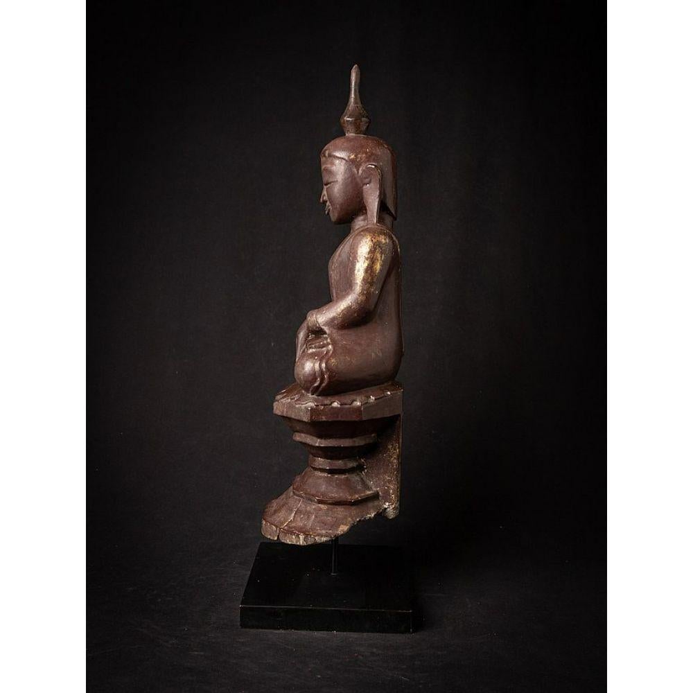 Antike burmesische Buddha-Statue aus Holz aus Burma (Birmanisch) im Angebot