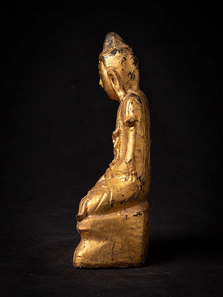 Antique wooden Burmese Buddha statue from Burma In Good Condition For Sale In DEVENTER, NL