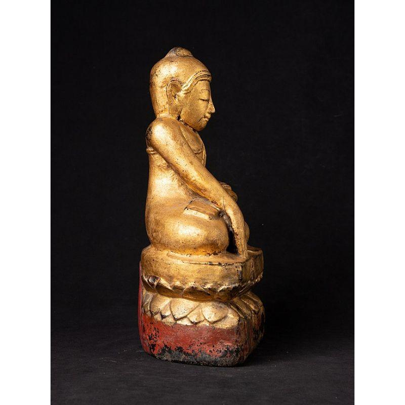 Antike burmesische Buddha-Statue aus Holz aus Burma (19. Jahrhundert) im Angebot