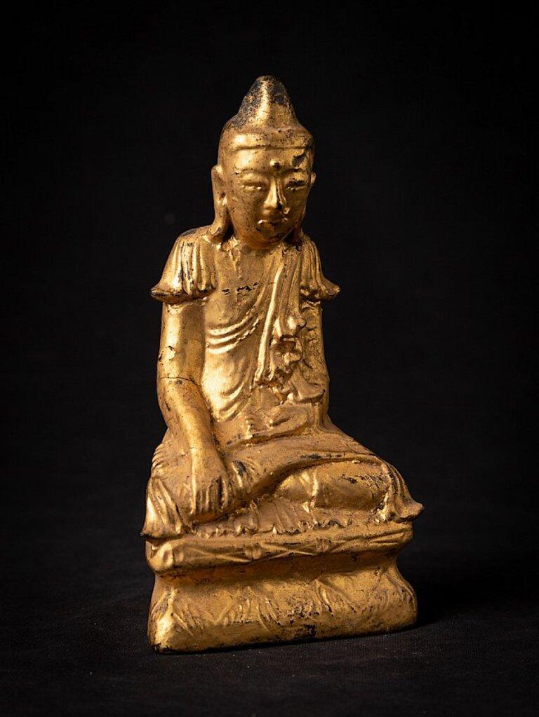 Antique wooden Burmese Buddha statue from Burma For Sale 1