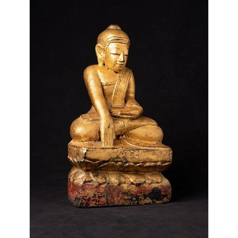 Antike burmesische Buddha-Statue aus Holz aus Burma im Angebot 1
