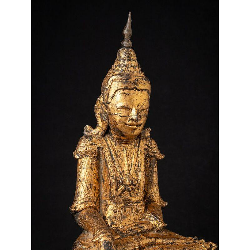 Antike burmesische Buddha-Statue aus Holz aus Burma im Angebot 2