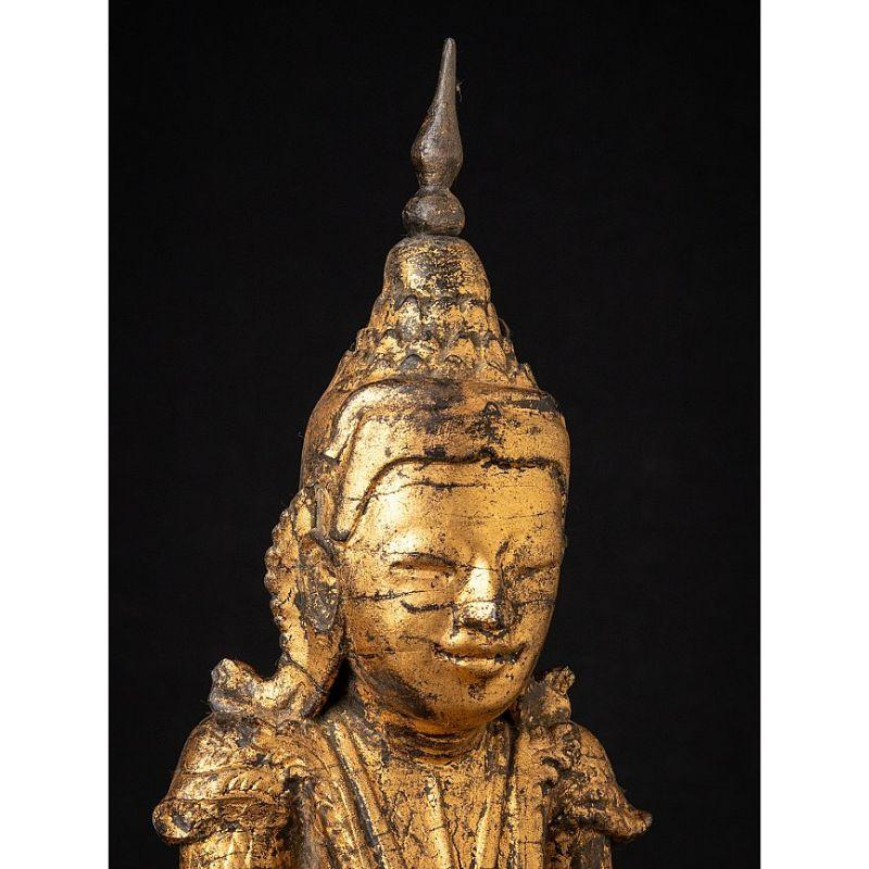 Antike burmesische Buddha-Statue aus Holz aus Burma im Angebot 3