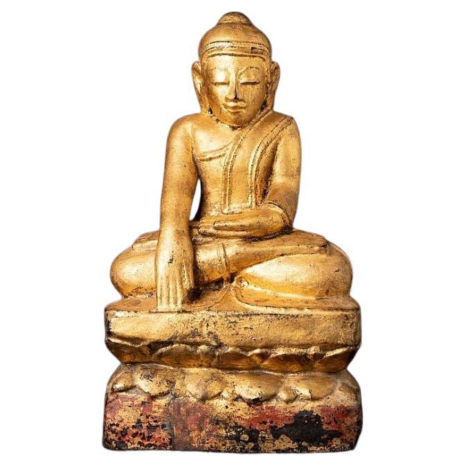 Antike burmesische Buddha-Statue aus Holz aus Burma im Angebot